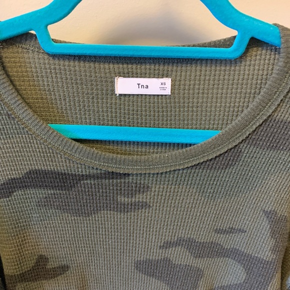 Aritzia/TNA waffle knit long sleeves - Picture 4 of 4